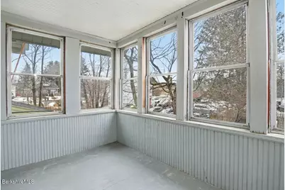 17 Kenwood St, Pittsfield, MA 01201 - Photo 16