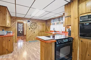 17 Kenwood St, Pittsfield, MA 01201 - Photo 12