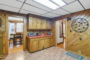 17 Kenwood St, Pittsfield, MA 01201 - Photo 14