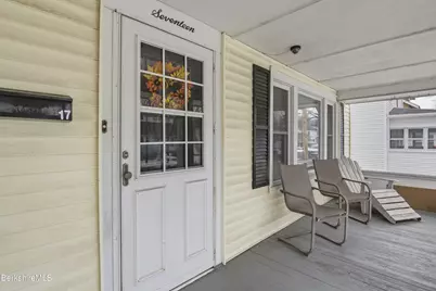 17 Kenwood St, Pittsfield, MA 01201 - Photo 4