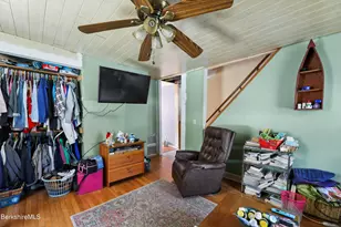 26 Crosier Ave, Pittsfield, MA 01201 - Photo 10