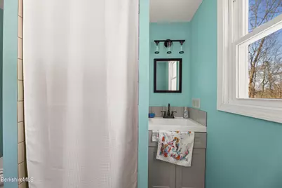 26 Crosier Ave, Pittsfield, MA 01201 - Photo 12