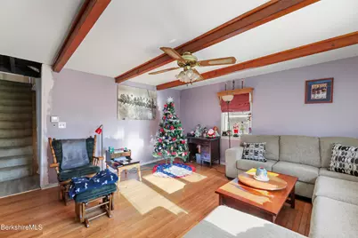 26 Crosier Ave, Pittsfield, MA 01201 - Photo 8