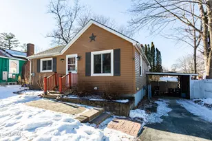 30 Pinehurst Ave, Pittsfield, MA 01201 - Photo 2