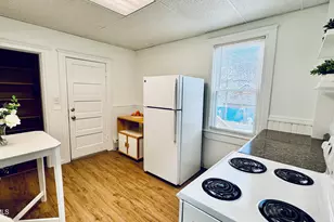 35 Livingston Ave, Pittsfield, MA 01201 - Photo 4