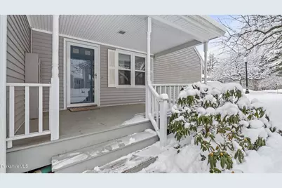 8 Applewood Ln, Pittsfield, MA 01201 - Photo 2