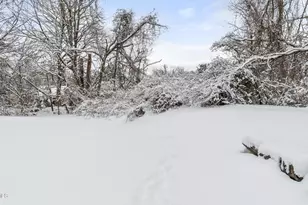 8 Applewood Ln, Pittsfield, MA 01201 - Photo 24