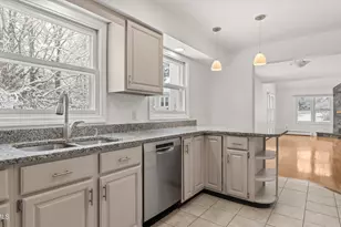 8 Applewood Ln, Pittsfield, MA 01201 - Photo 12