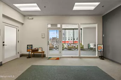 137 North St, Pittsfield, MA 01201 - Photo 12