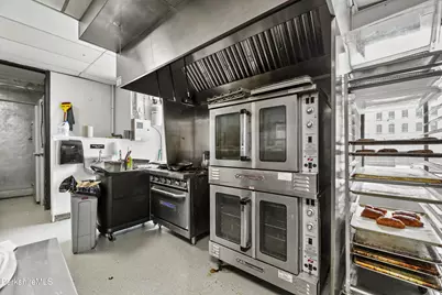 137 North St, Pittsfield, MA 01201 - Photo 10