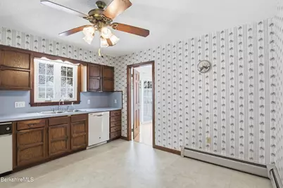 121 Kittredge Rd, Pittsfield, MA 01201 - Photo 16