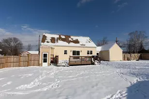 1842 East St, Pittsfield, MA 01201 - Photo 4