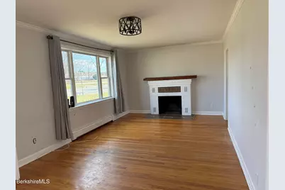 1842 East St, Pittsfield, MA 01201 - Photo 12