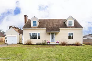 1842 East St, Pittsfield, MA 01201 - Photo 1