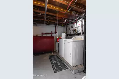 1842 East St, Pittsfield, MA 01201 - Photo 32