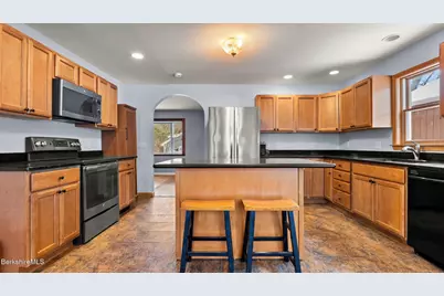 42 Bryant St, Pittsfield, MA 01201 - Photo 6