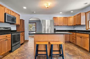 42 Bryant St, Pittsfield, MA 01201 - Photo 6