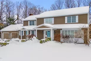 1 Lori Ct, Pittsfield, MA 01201 - Photo 2