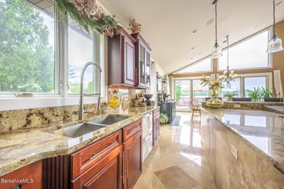 140 Hancock Rd, Pittsfield, MA 01201 - Photo 10