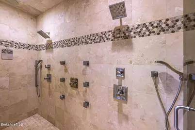 140 Hancock Rd, Pittsfield, MA 01201 - Photo 16