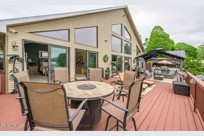 140 Hancock Rd, Pittsfield, MA 01201 - Photo 12