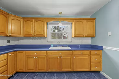 158 Eleanor Rd, Pittsfield, MA 01201 - Photo 4