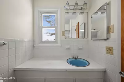 25 Leroi Dr, Pittsfield, MA 01201 - Photo 30