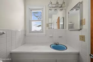 25 Leroi Dr, Pittsfield, MA 01201 - Photo 30