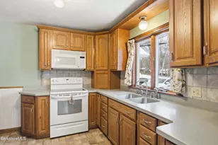 162 Bull Hill Rd, Lanesborough, MA 01237 - Photo 22