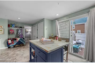 67 Reuter Ave, Pittsfield, MA 01201 - Photo 10