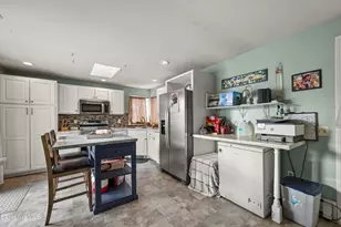 67 Reuter Ave, Pittsfield, MA 01201 - Photo 6