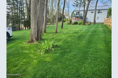 8 Iroquois St, Lanesborough, MA 01237 - Photo 20