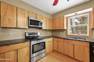 8 Iroquois St, Lanesborough, MA 01237 - Photo 34