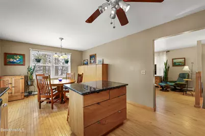 8 Iroquois St, Lanesborough, MA 01237 - Photo 36