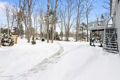 8 Iroquois St, Lanesborough, MA 01237 - Photo 4