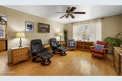 8 Iroquois St, Lanesborough, MA 01237 - Photo 30
