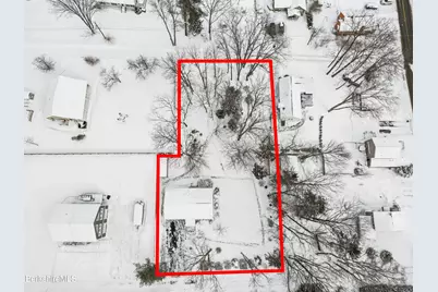 8 Iroquois St, Lanesborough, MA 01237 - Photo 14