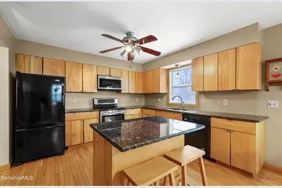 8 Iroquois St, Lanesborough, MA 01237 - Photo 34