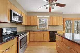 8 Iroquois St, Lanesborough, MA 01237 - Photo 32