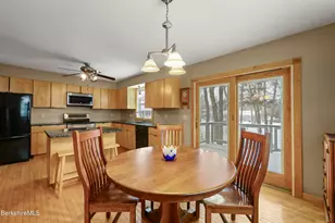 8 Iroquois St, Lanesborough, MA 01237 - Photo 40