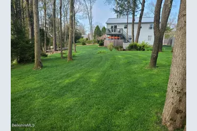 8 Iroquois St, Lanesborough, MA 01237 - Photo 18