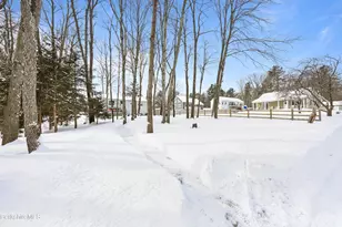 8 Iroquois St, Lanesborough, MA 01237 - Photo 10