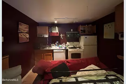 11 Gifford St, Pittsfield, MA 01201 - Photo 18