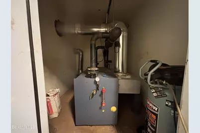 11 Gifford St, Pittsfield, MA 01201 - Photo 22