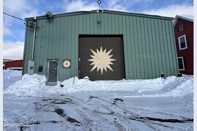 11 Gifford St, Pittsfield, MA 01201 - Photo 1