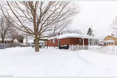 15 Longfellow Ave, Pittsfield, MA 01201 - Photo 6