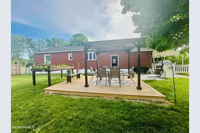 15 Longfellow Ave, Pittsfield, MA 01201 - Photo 30