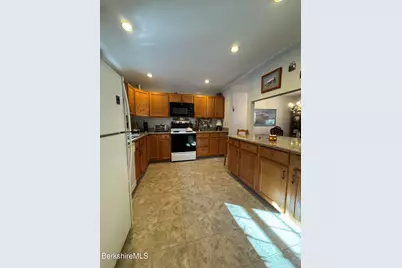 9063 Mountainside Dr, Hancock, MA 01237 - Photo 14