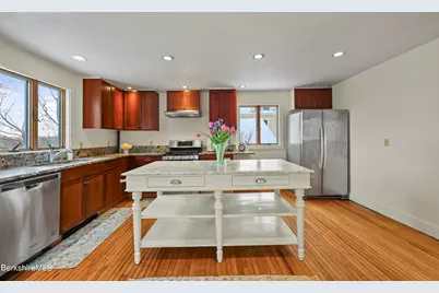 71 Weller Ave, Pittsfield, MA 01201 - Photo 10