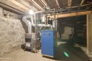 30 Edgewood Rd, Pittsfield, MA 01201 - Photo 16